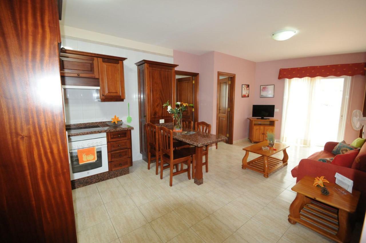Apartamentos Edalmar Frontera Exterior photo